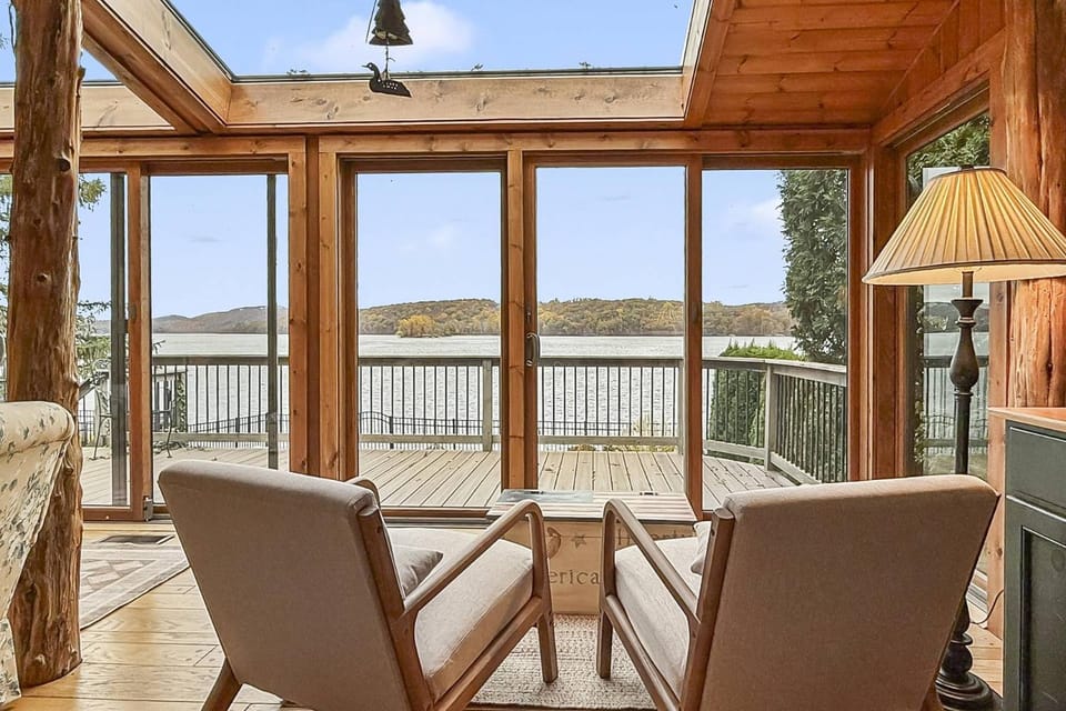 Candlewood Isle House in New Fairfield