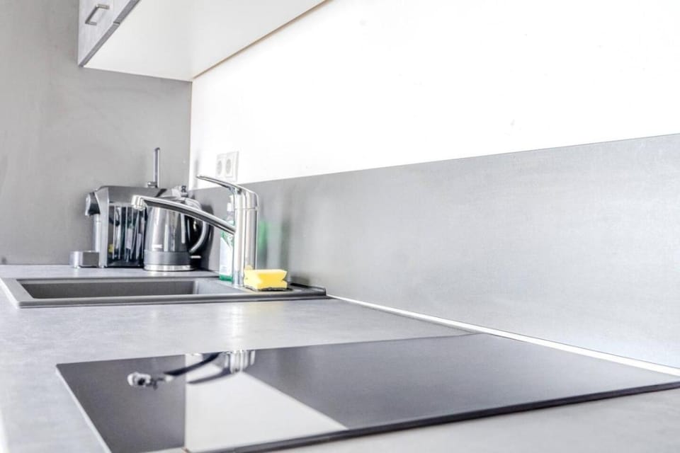 NOOR - Very Central Stay - Free Parking Apartment in Graz