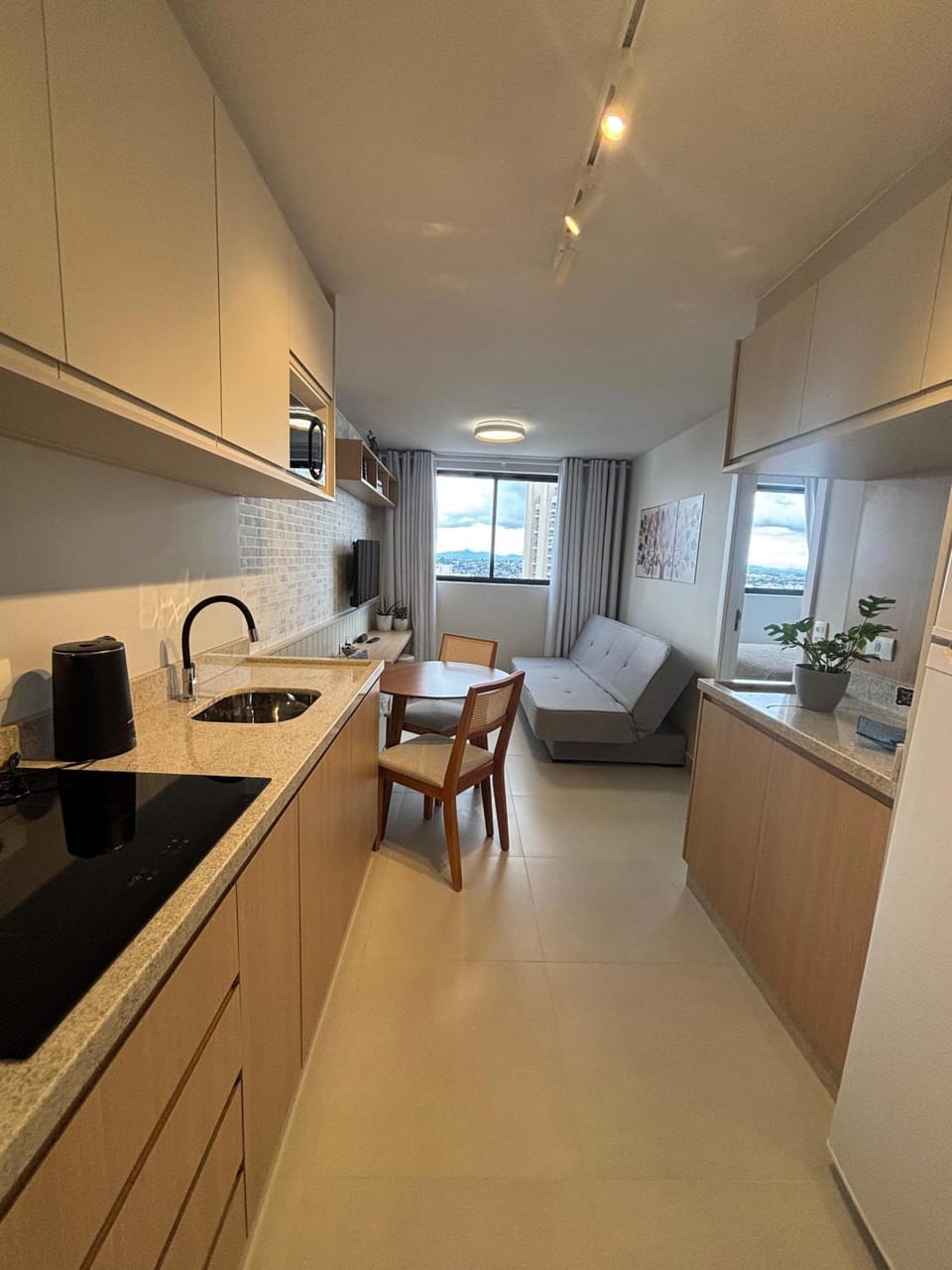 Kitchen or kitchenette, Dining area, stove
