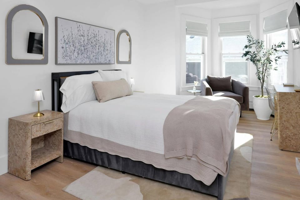 Harbor Haven, Apt # 3, 3BR/2BA Apartment in Stamford