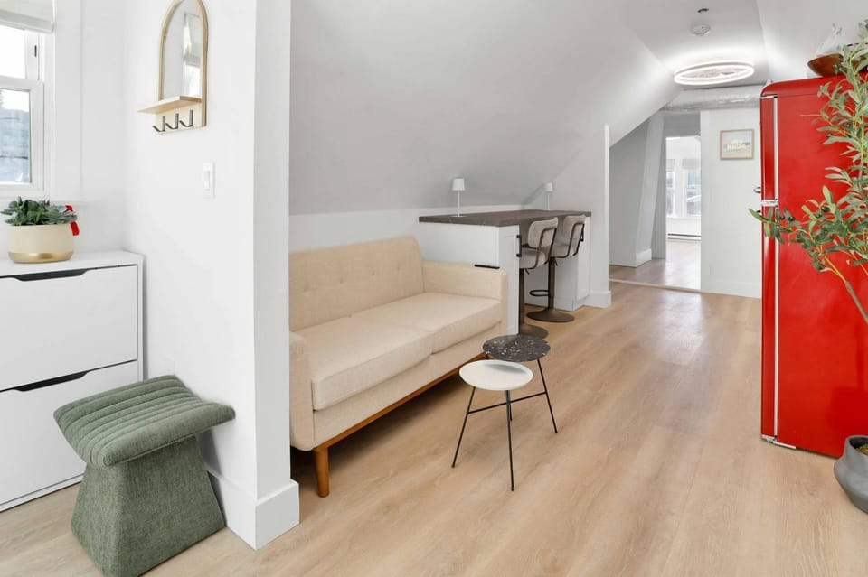 Harbor Haven, Apt #4 - 2BR/1BA Apartment in Stamford