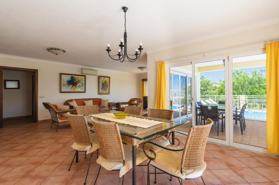 Villa Luana by Villa Select Villa in Guia