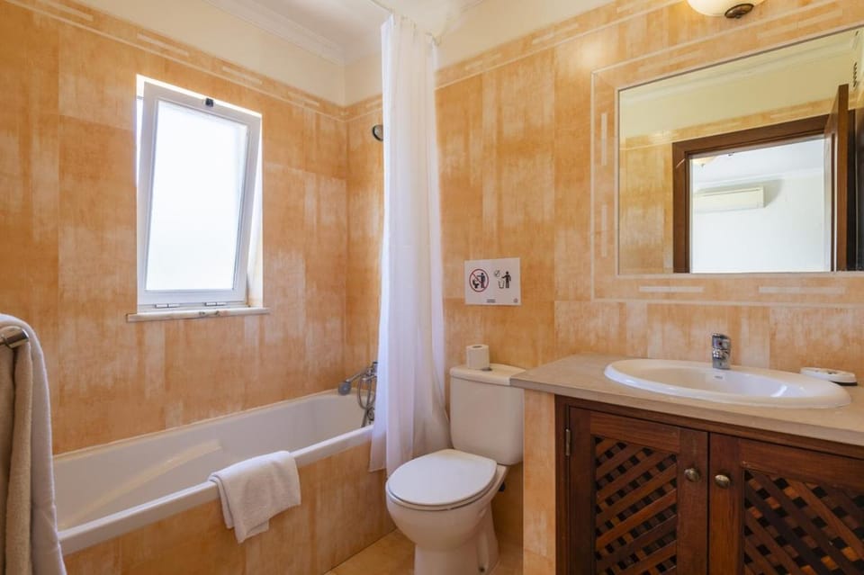 Villa Luana by Villa Select Villa in Guia