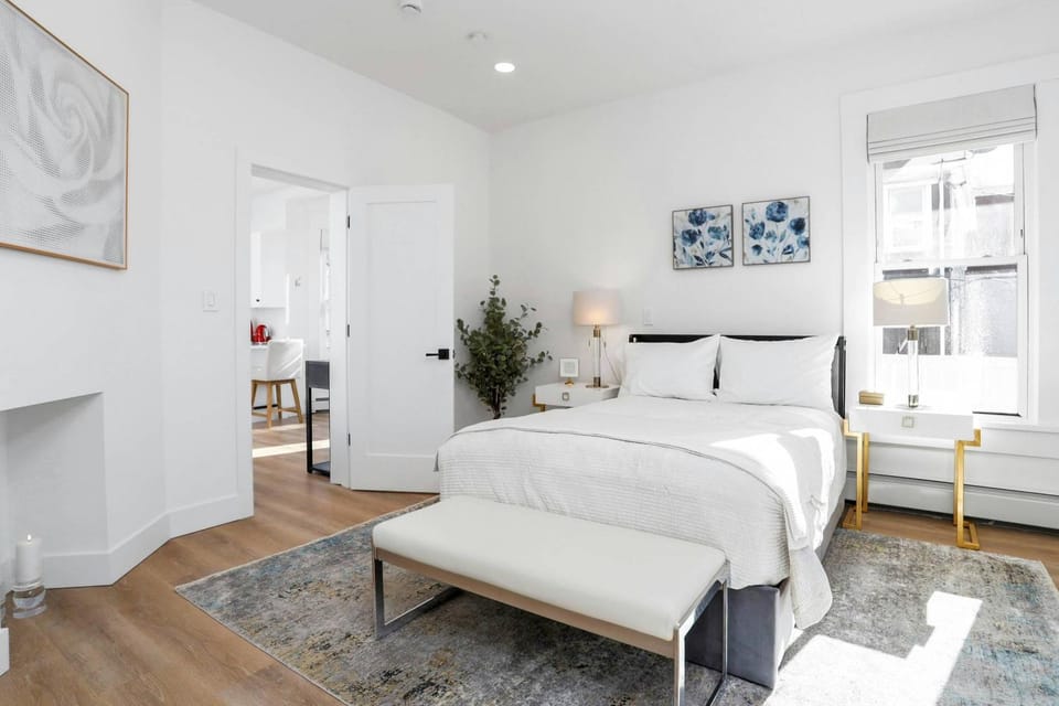 Harbor Haven, Apt #5, 3BR/2BA Apartment in Stamford