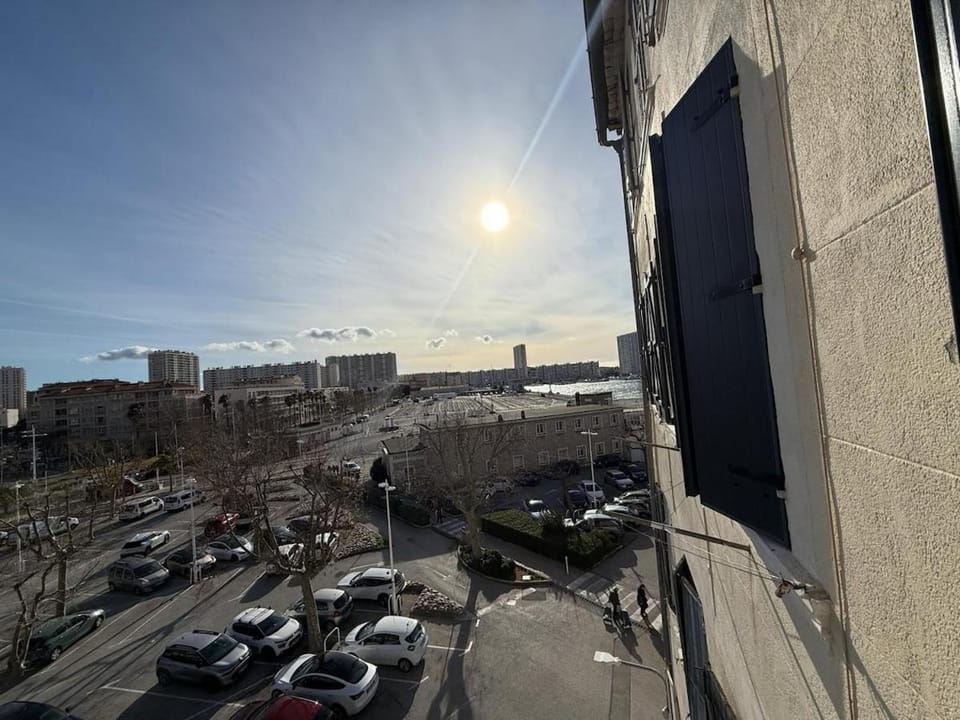 Renovated T3 le Port de Toulon Apartment in Toulon