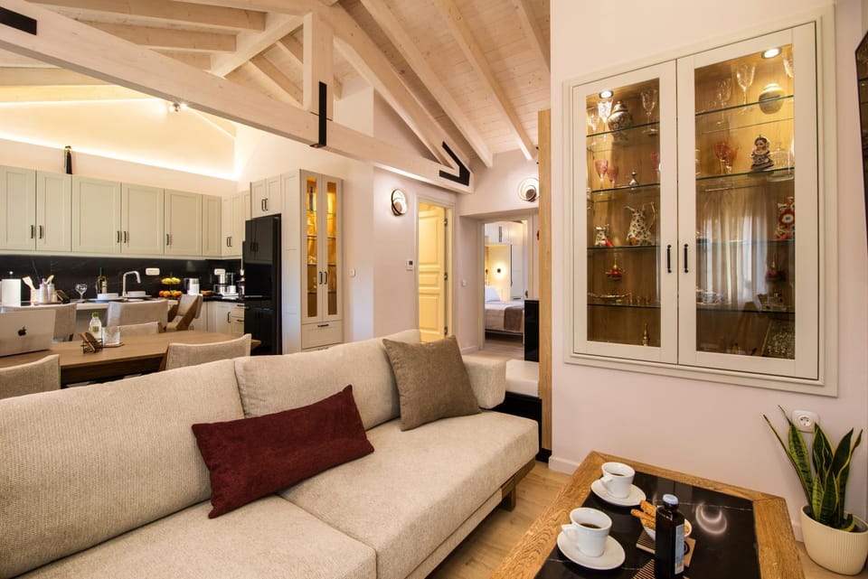 Kitchen or kitchenette, Living room