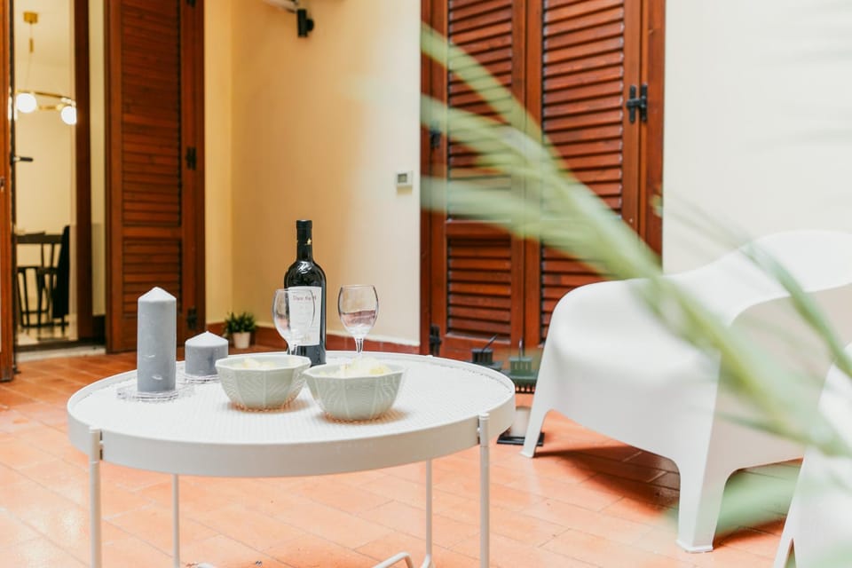 Balcony/Terrace, Food and drinks, Drinks