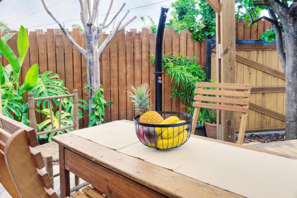 TI'Kaz Mère Studio Premium Neuf avec Jacuzzi Privatif à Saint-Gilles-les-Hauts House in Réunion