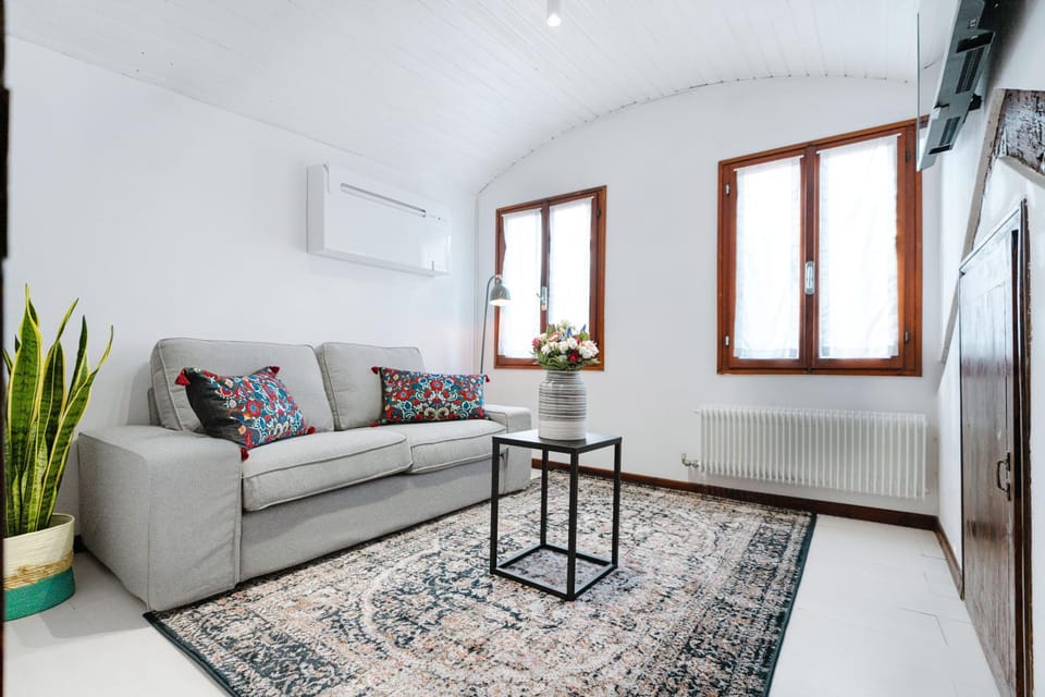 TV and multimedia, Living room, air conditioner