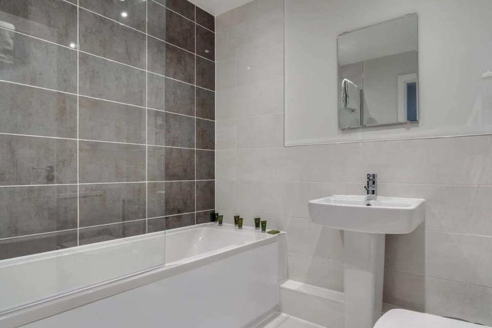 Modern 2 Bedroom Riverside Apartment in Leeds Apartment in Leeds
