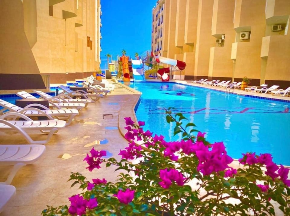 Pool view, Swimming pool