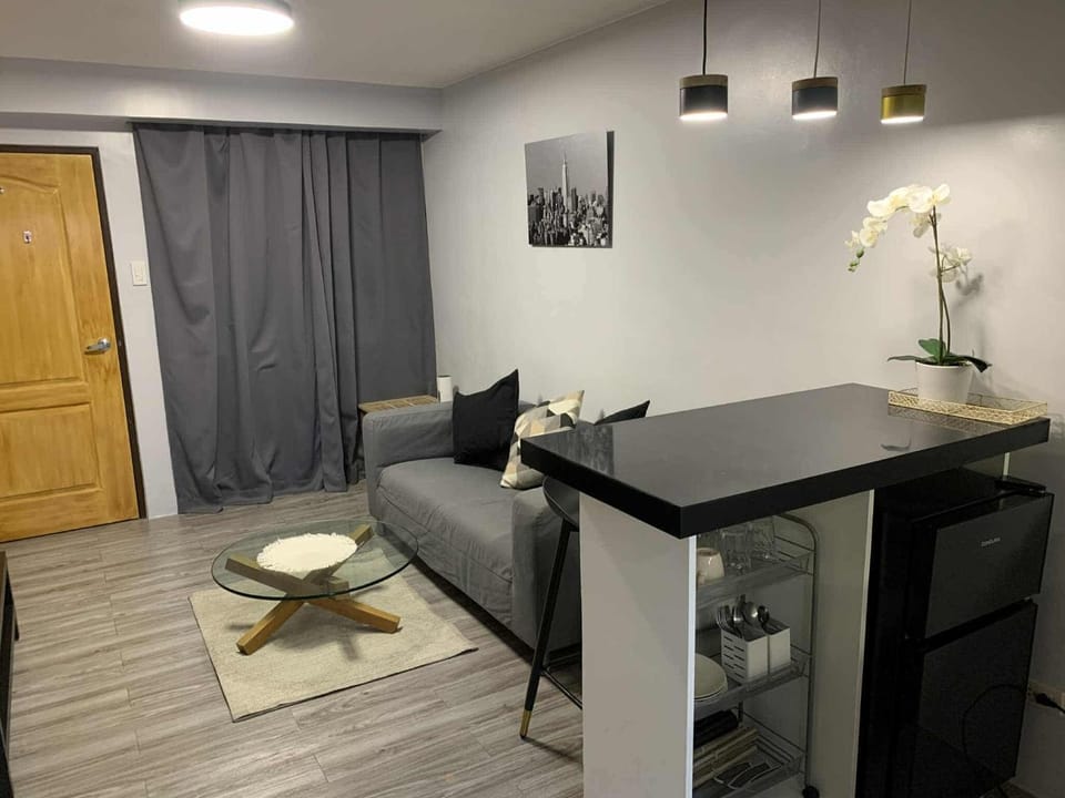 Lounge or bar, minibar