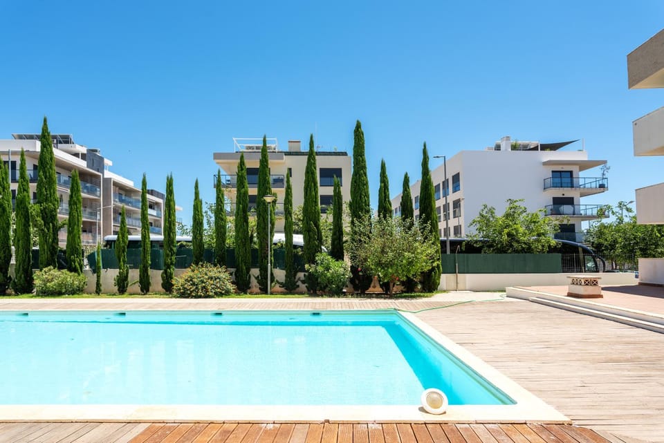 Property building, Balcony/Terrace, Pool view, Swimming pool