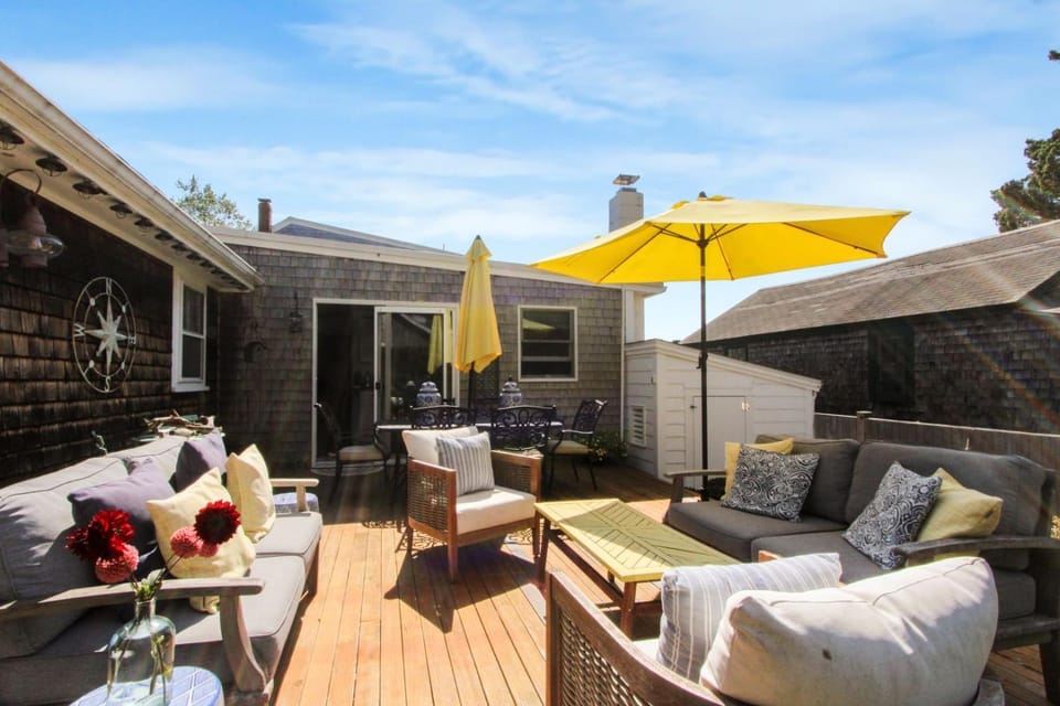 Patio, Day, Summer, Garden, Balcony/Terrace, Seating area