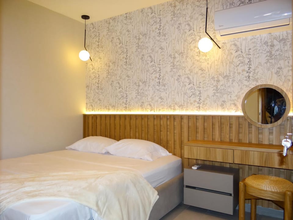 Bedroom, air conditioner