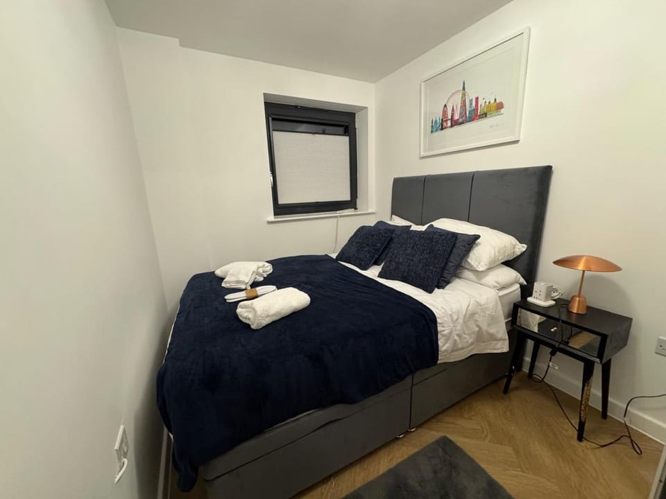 Modern 2-Bed Apartment Near Watford Junction Apartment in Watford
