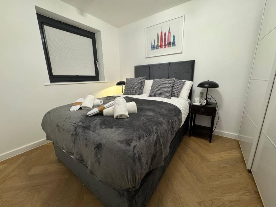 Modern 2-Bed Apartment Near Watford Junction Apartment in Watford