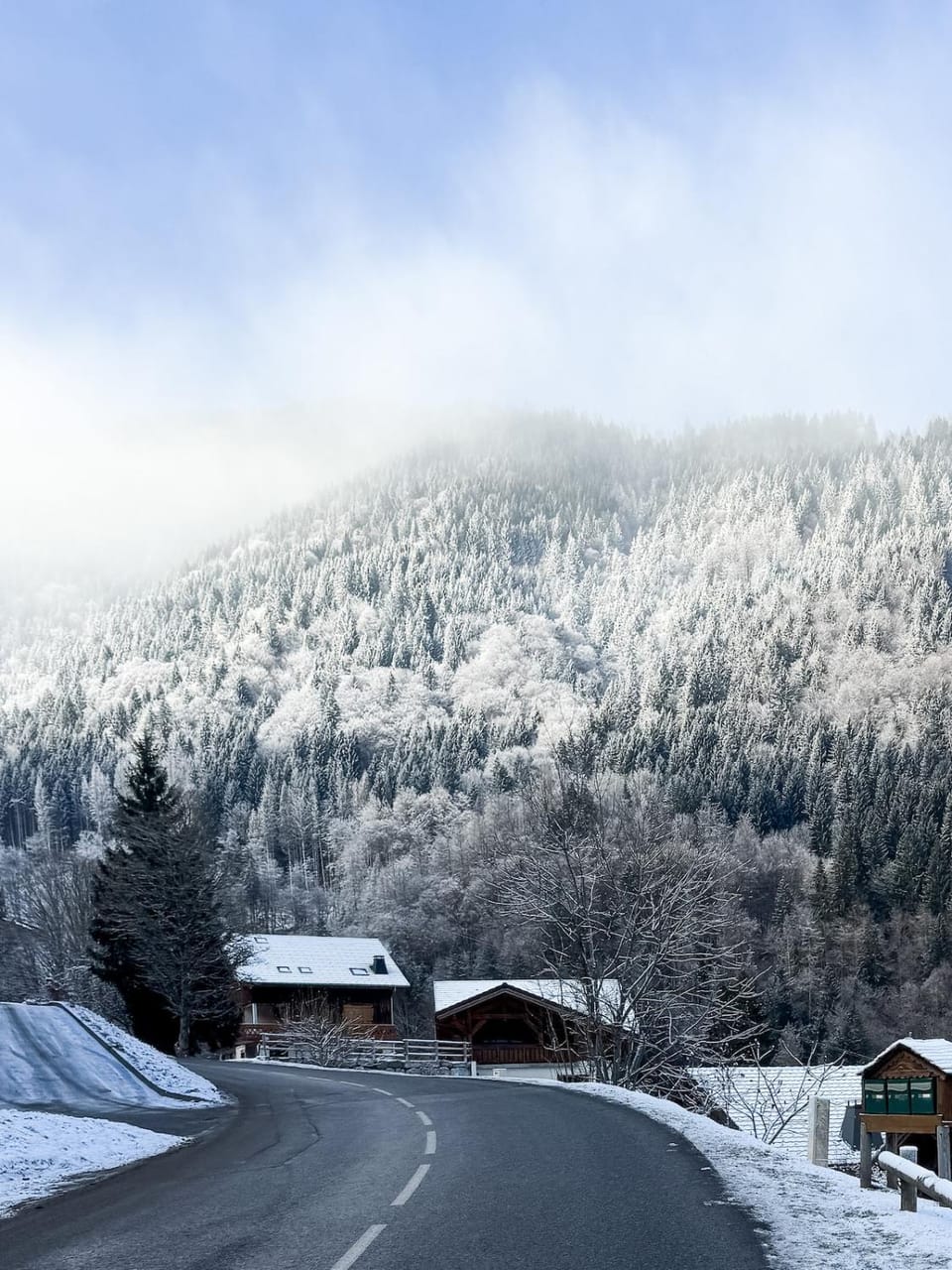 Le Petit Roc Cozy Basecamp in Roc dEnfer Apartment in Haute-Savoie
