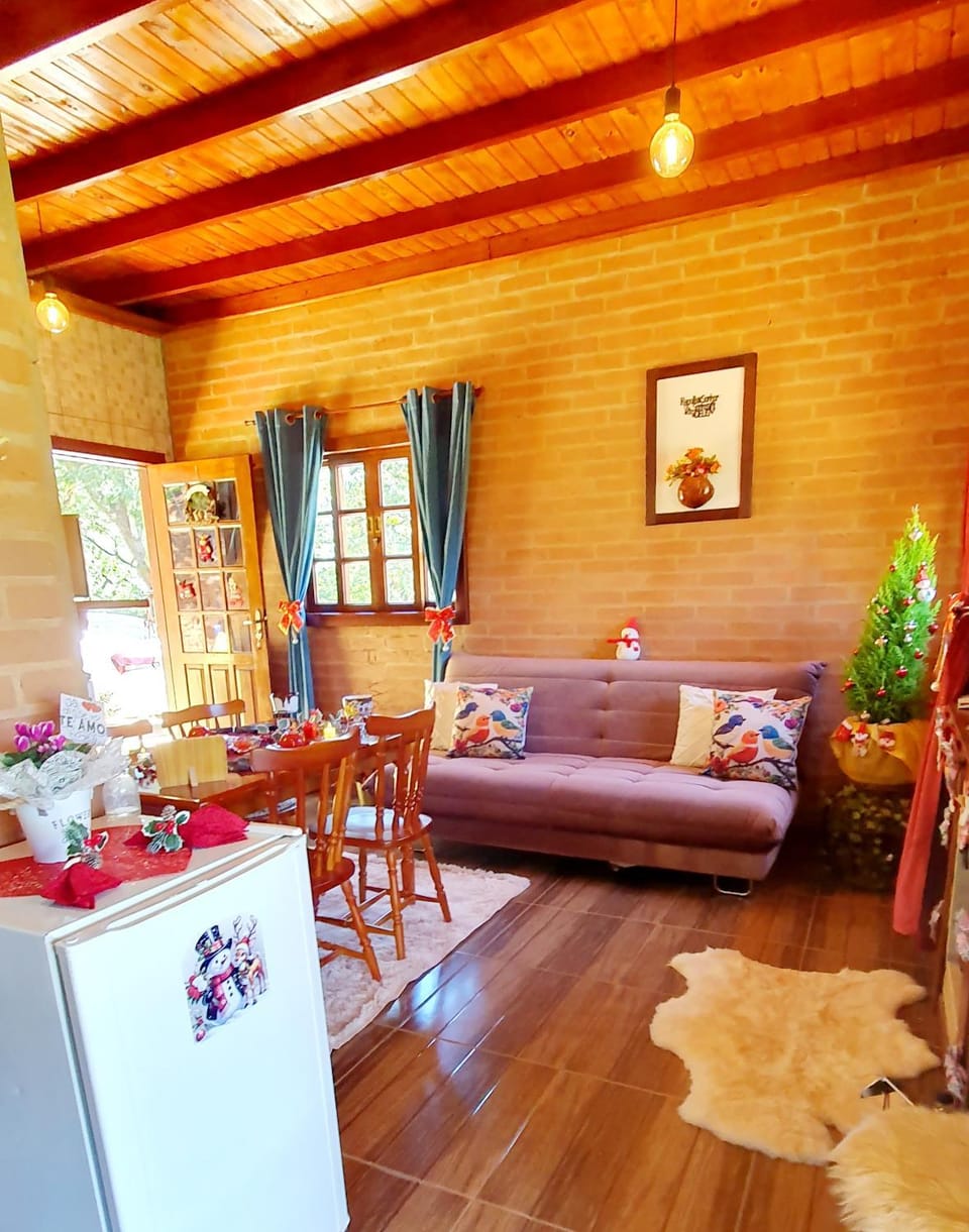Chalet Shammah House in State of São Paulo