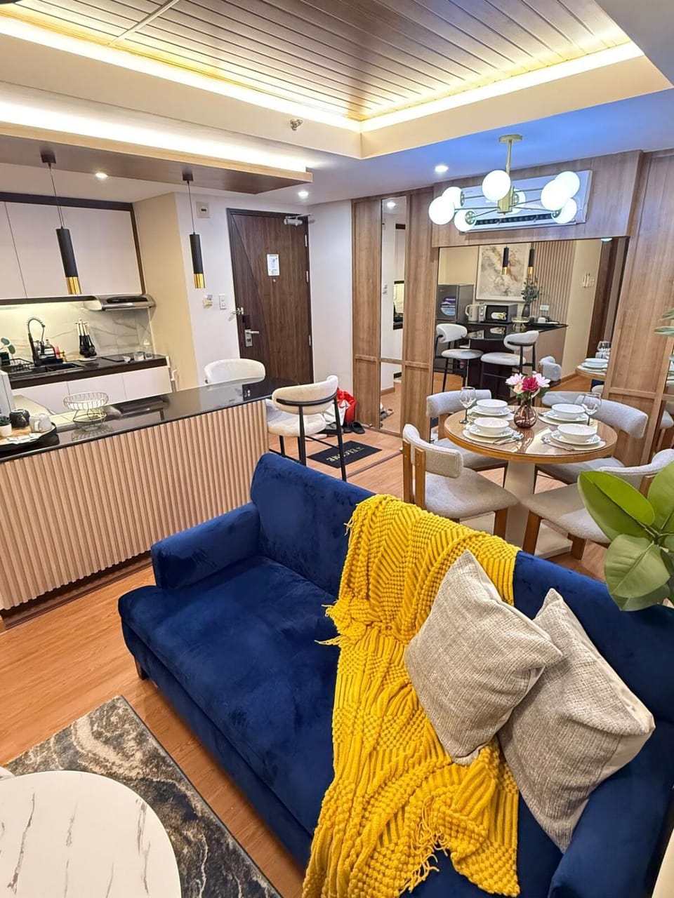 Living room, Seating area