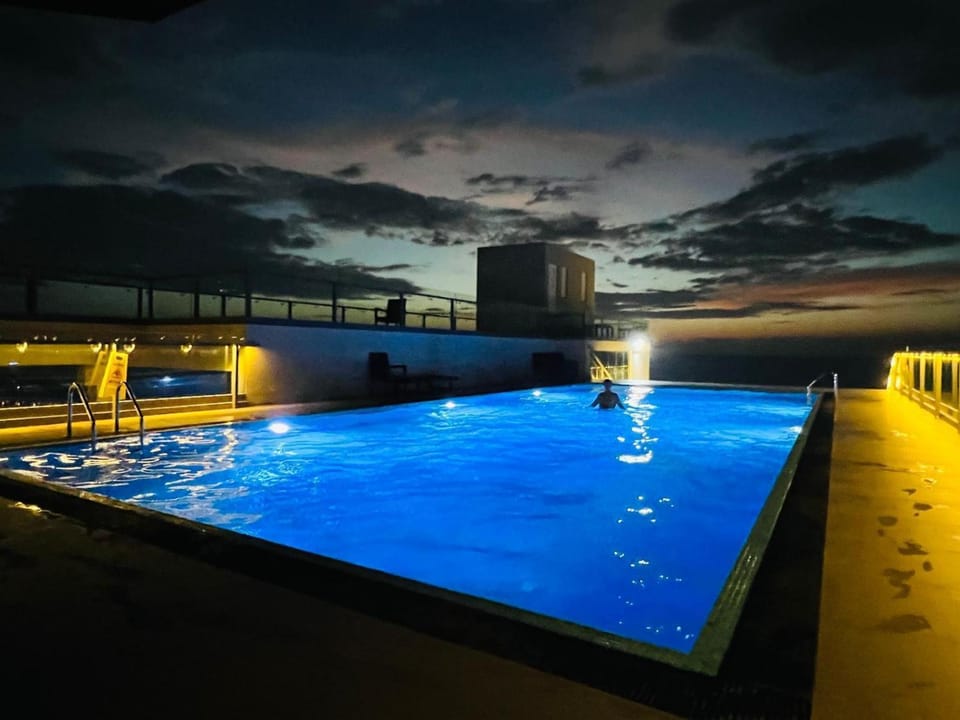 Swimming pool, Swimming pool