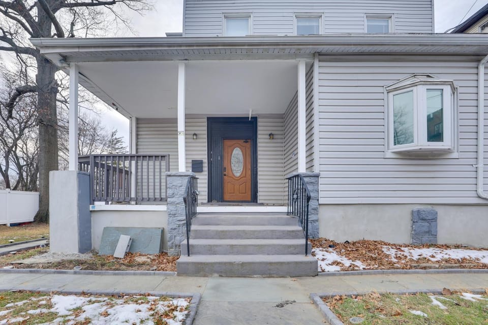 Easy NYC Access: Updated Apt Near Parks & Bay! Apartment in Mount Vernon