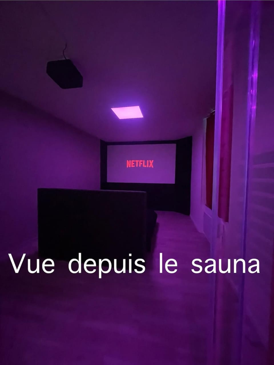 LOVE ROOM Sauna & Cinema 2p Studio proche Disney Apartment in Île-de-France