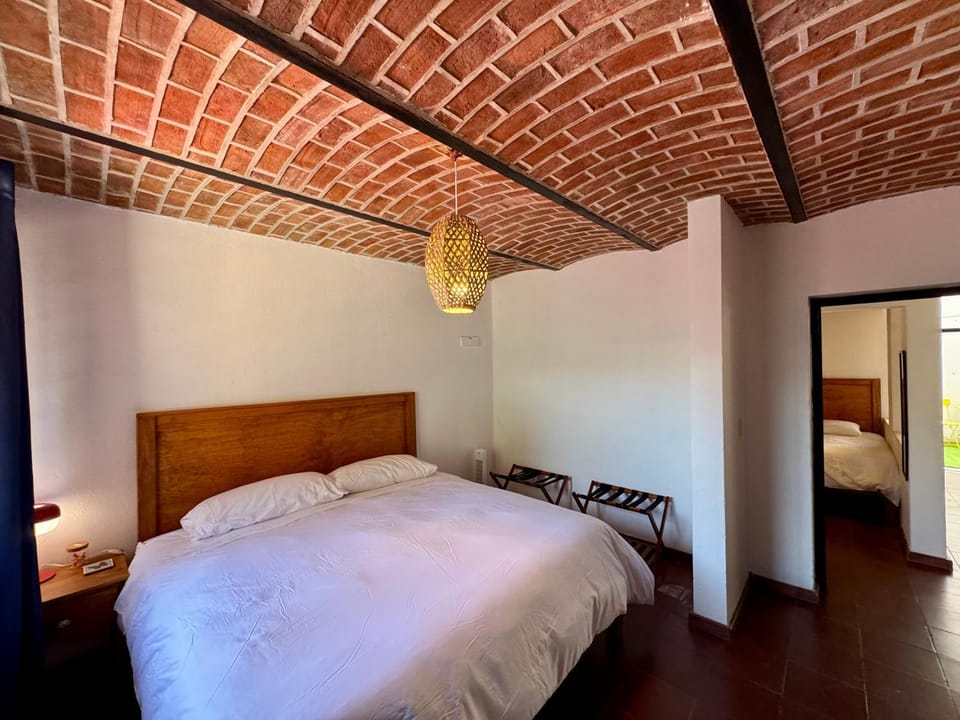 Bed, Photo of the whole room, Decorative detail, Bedroom