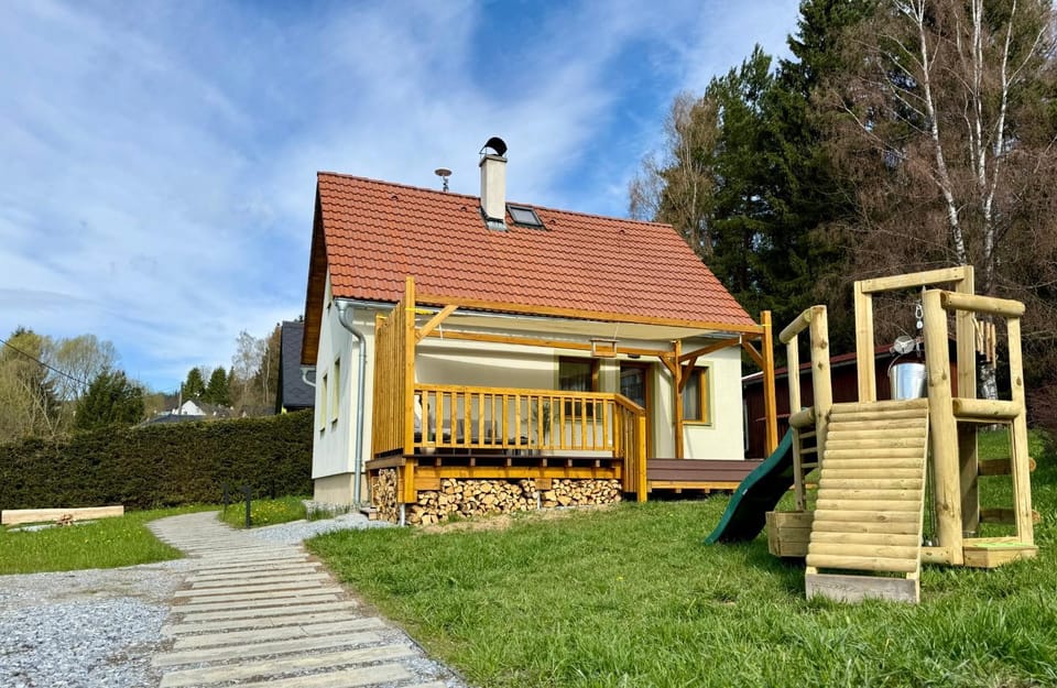 Property building, Spring, Natural landscape, Garden, Garden view