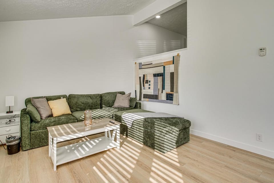 Family Ski Getaway in Midvale: 16 Mi to Snowbird House in Midvale