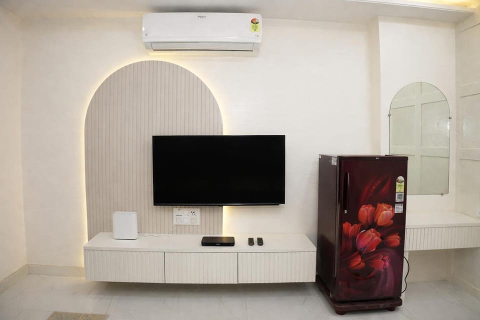 Entertainment, internet, air conditioner