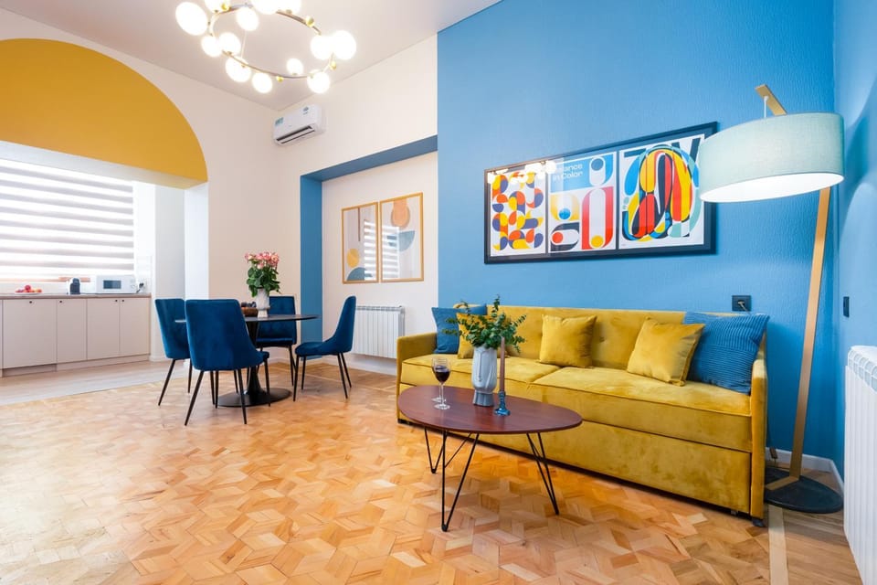 Living room, Seating area