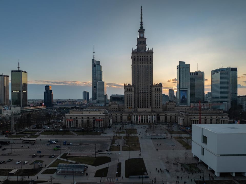 Nearby landmark, Day, City view, Landmark view, Entertainment, Location, Sunset