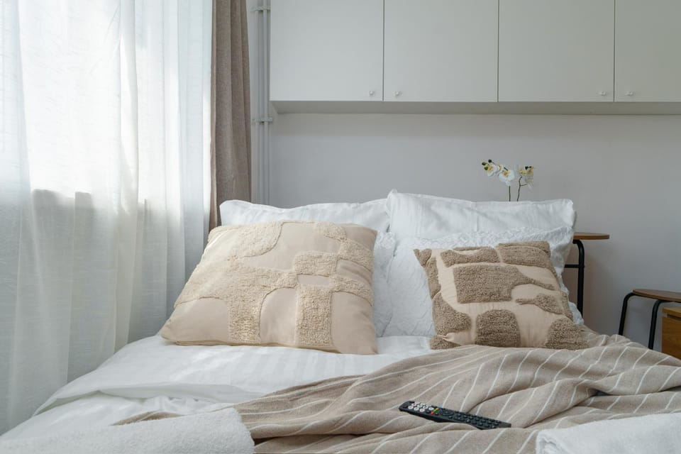 Bed, TV and multimedia, Bedroom, Entertainment, heating, internet, soundproof, towels
