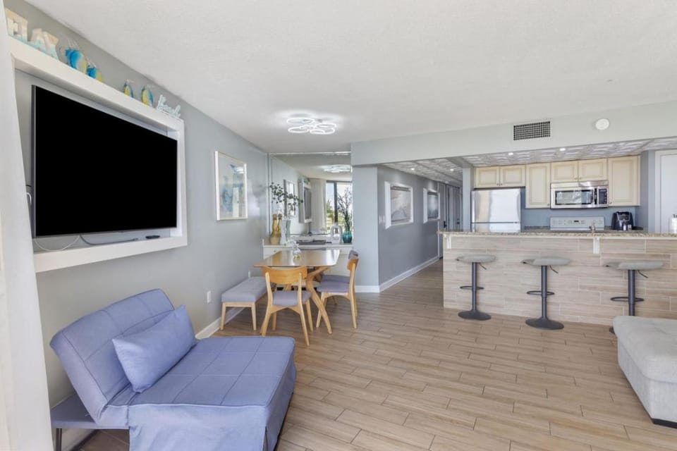 Edgewater Beach Resort Tower 1 - 2BR 2BA Condo Apartment in Edgewater Gulf Beach