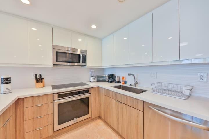 2bed free parking ocean view STR - 02584 Apartment in Sunny Isles Beach