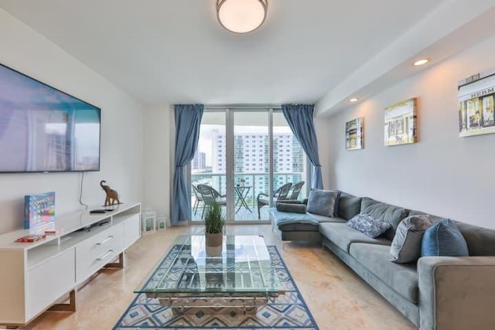 2bed free parking ocean view STR - 02584 Apartment in Sunny Isles Beach
