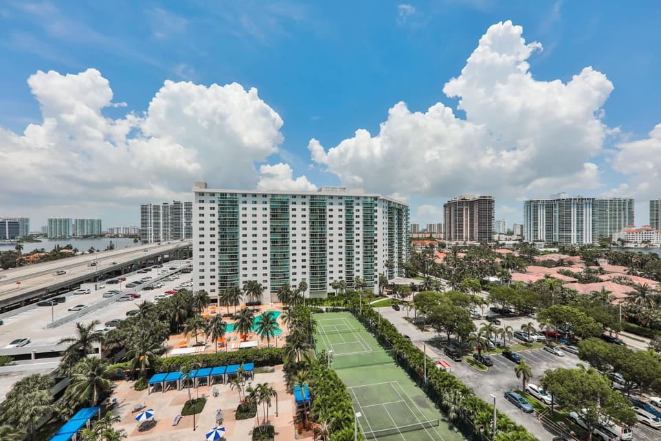 The Elevated Above STR-02687 Apartment in Sunny Isles Beach