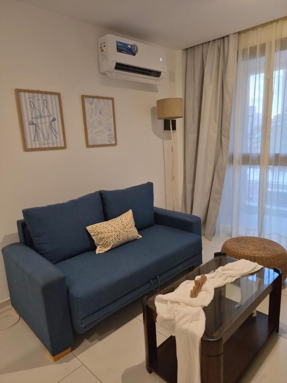 TV and multimedia, Living room, air conditioner