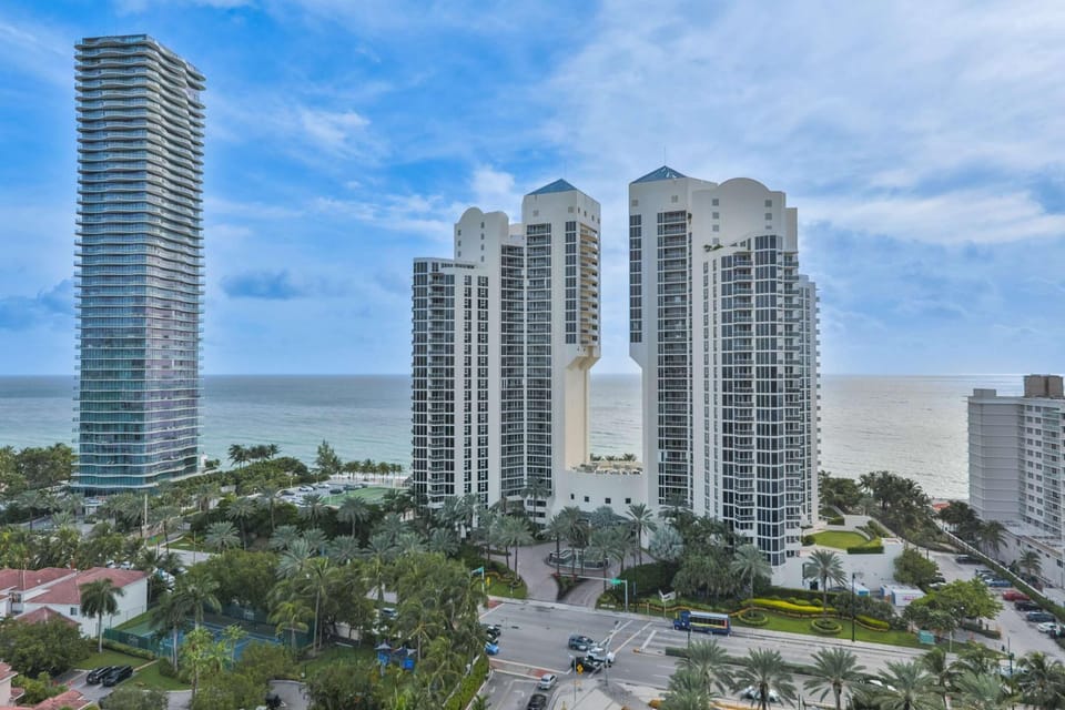 Ocean view Penthouse - Royal stay Apartment in Sunny Isles Beach