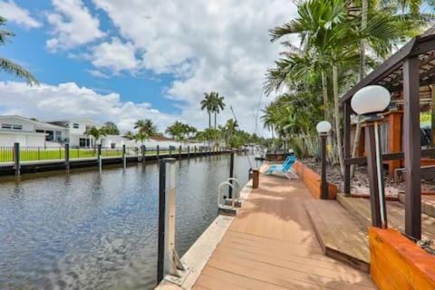 LUX View Villa House in Fort Lauderdale