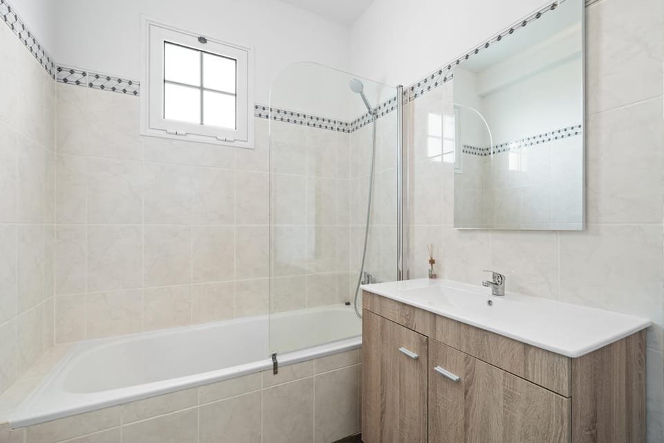 Bathroom, Bath