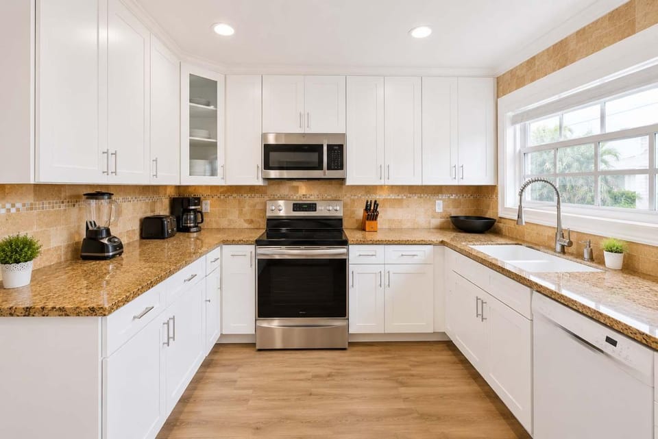 The Golfstream Dunes Villa House in Hallandale Beach