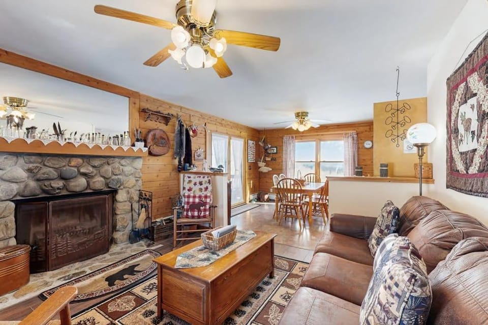 North Hill Cabin Cabin in Orleans