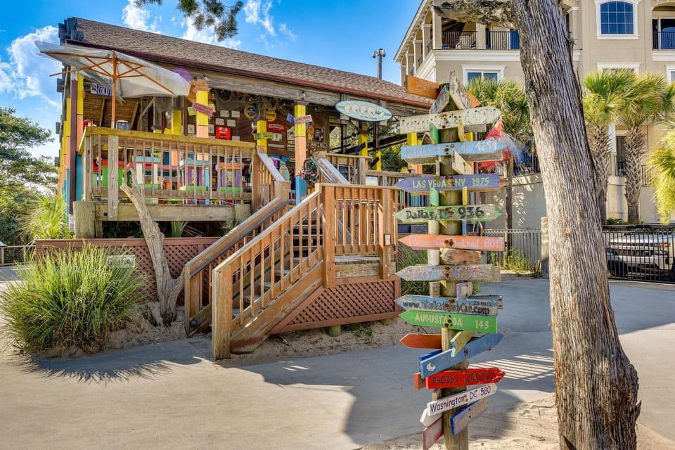 Boardwalk to the Beach! Hilton Head Resort Condo House in Hilton Head Island