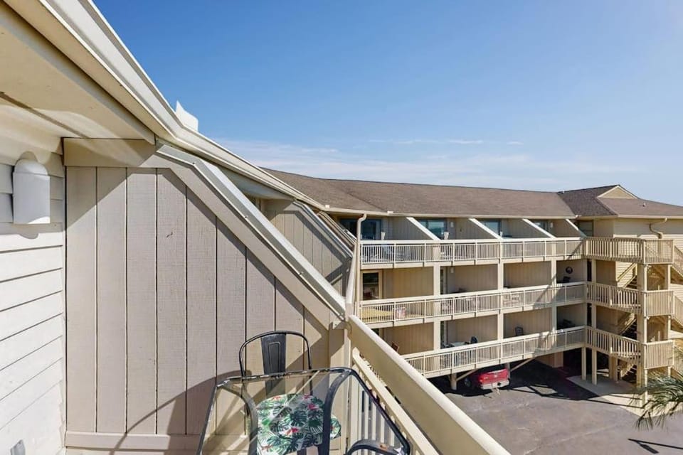 Breakers 327 House in Coligny Beach