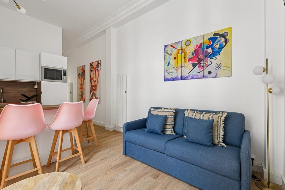 Design apartment Avenue des Champs Elysées Apartment in Paris