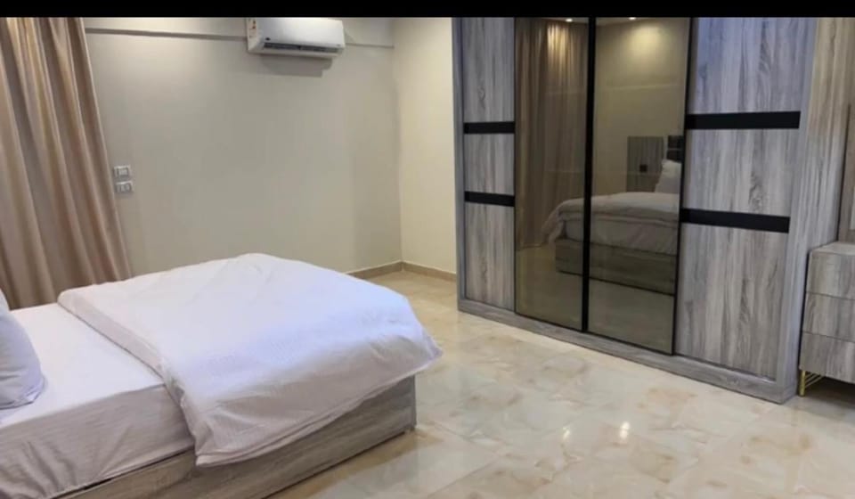 أبراج سرايا المشرق بكورنيش المعادي بجوار هيلتون المعادي Apartment in Cairo Governorate