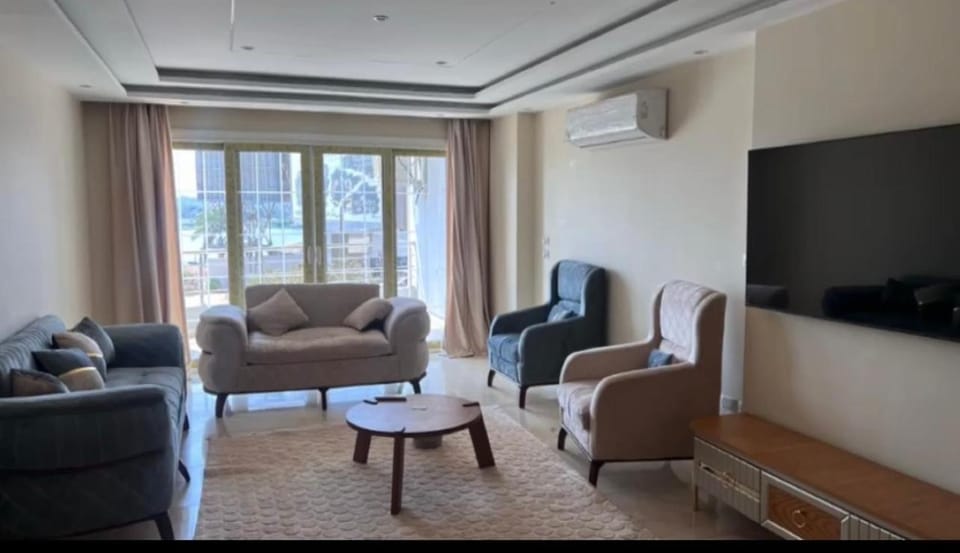 أبراج سرايا المشرق بكورنيش المعادي بجوار هيلتون المعادي Apartment in Cairo Governorate