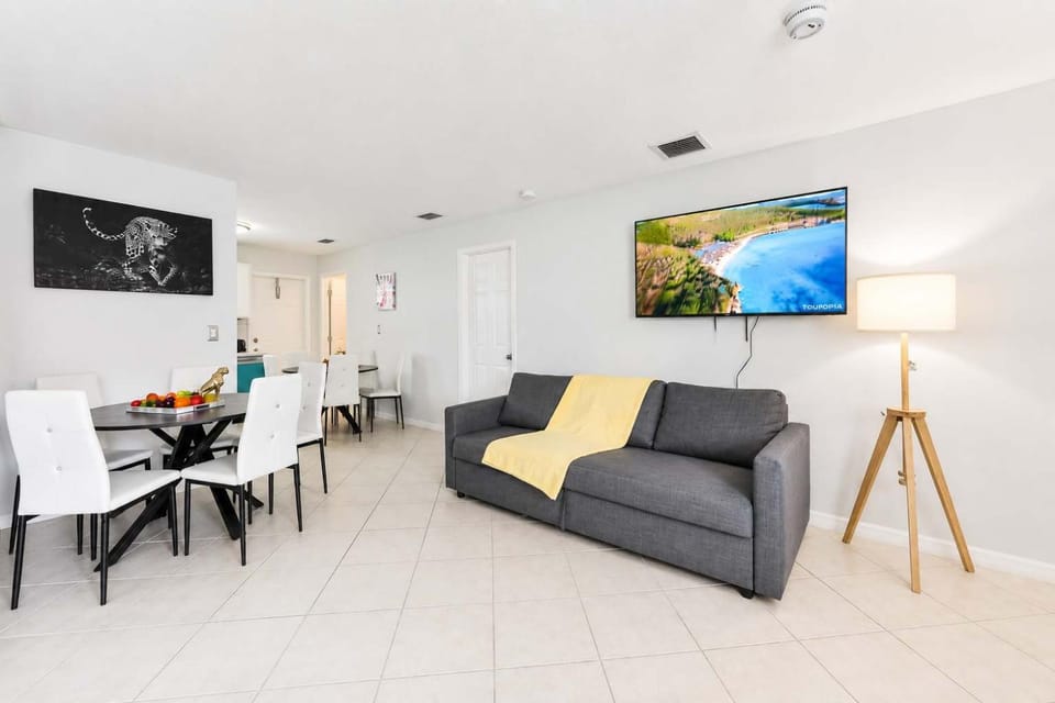 Fantastic Family Nest for Joy STR-2310#1 House in Fort Lauderdale